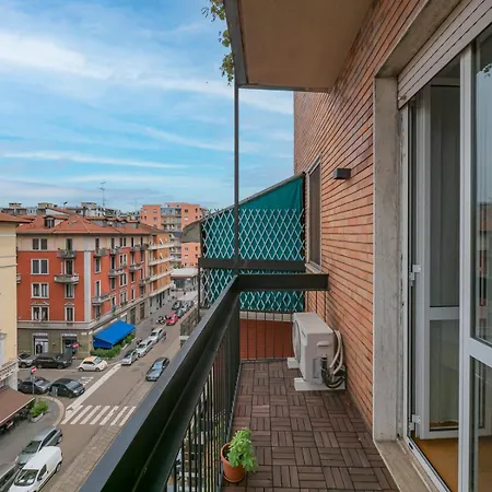 Xenia Apartments - Colorful suite in Città Studi area-3